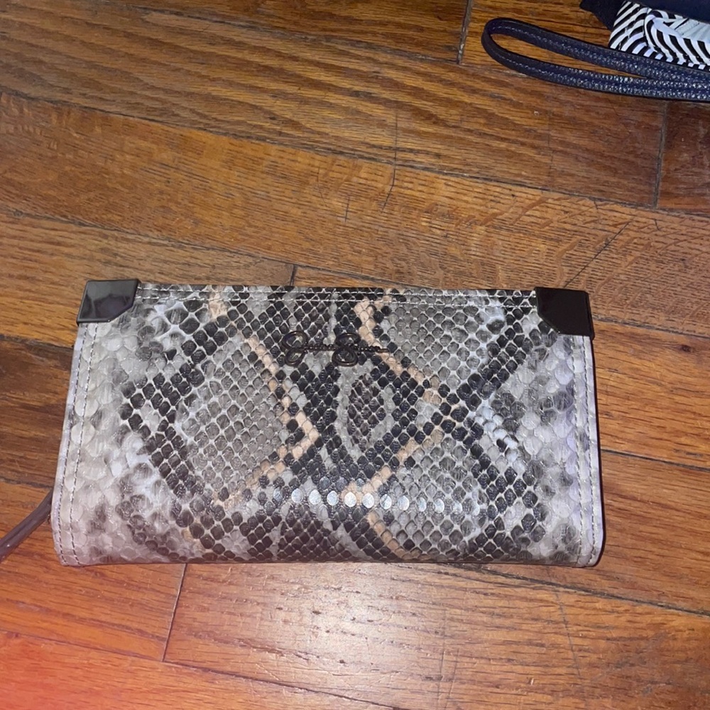 Jessica Simpson wallet